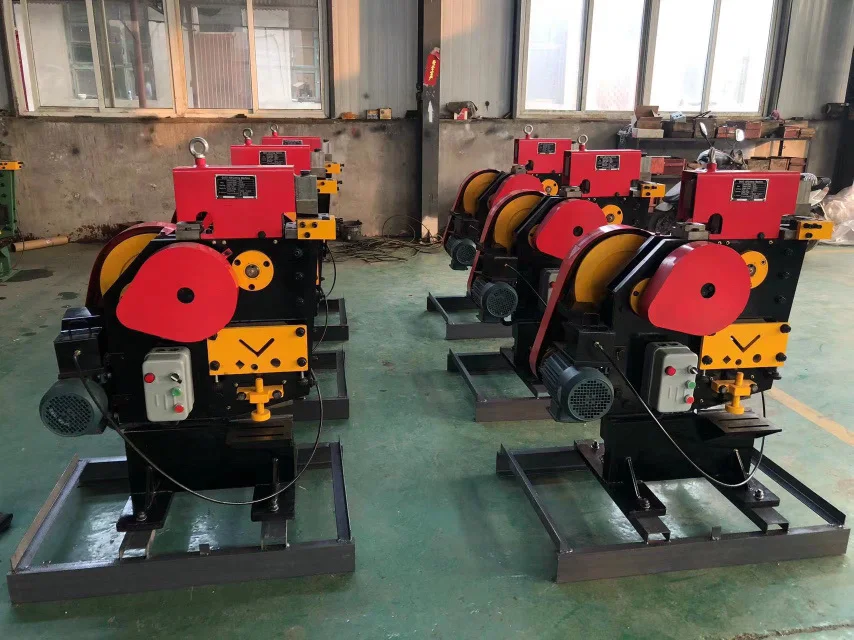 Mesin Pemotong dan Pelubang Baja Sudut Multifungsi 2024 Mesin Ironworker Hidrolik Baja Sudut