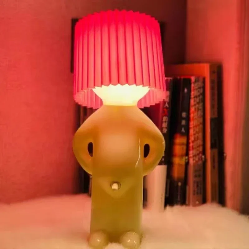 Candeeiro de mesa criativo claeted menino impertinente único led plissados iluminação leitura quarto cabeceira luz da noite lâmpada presente das crianças