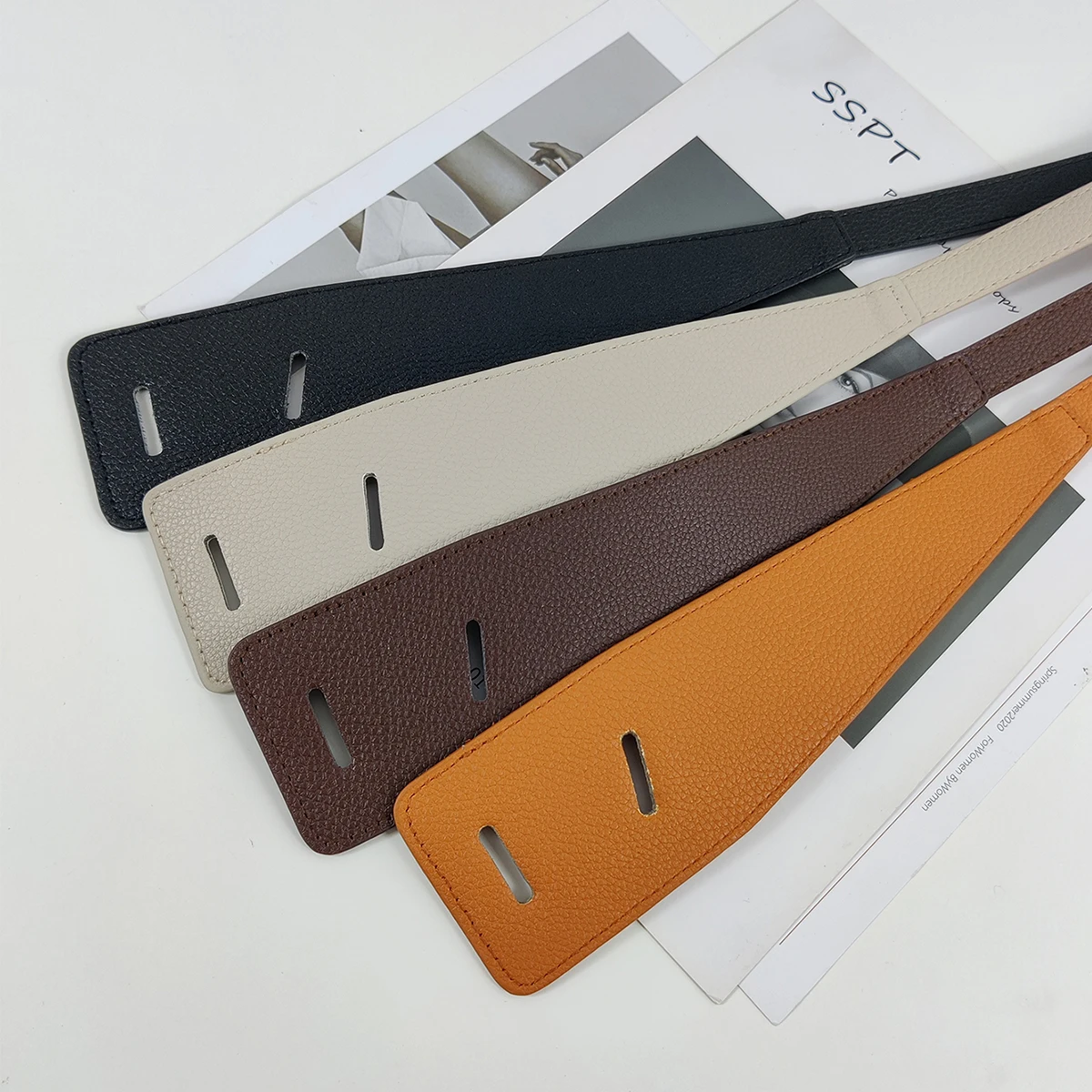 เข็มขัดแฟชั่นผู้หญิงคุณภาพสูง Knot Soft Pu หนังเข็มขัดยาวหญิงกว้างเอว Coat เข็มขัดรัดตัว Cummerbunds ﻿