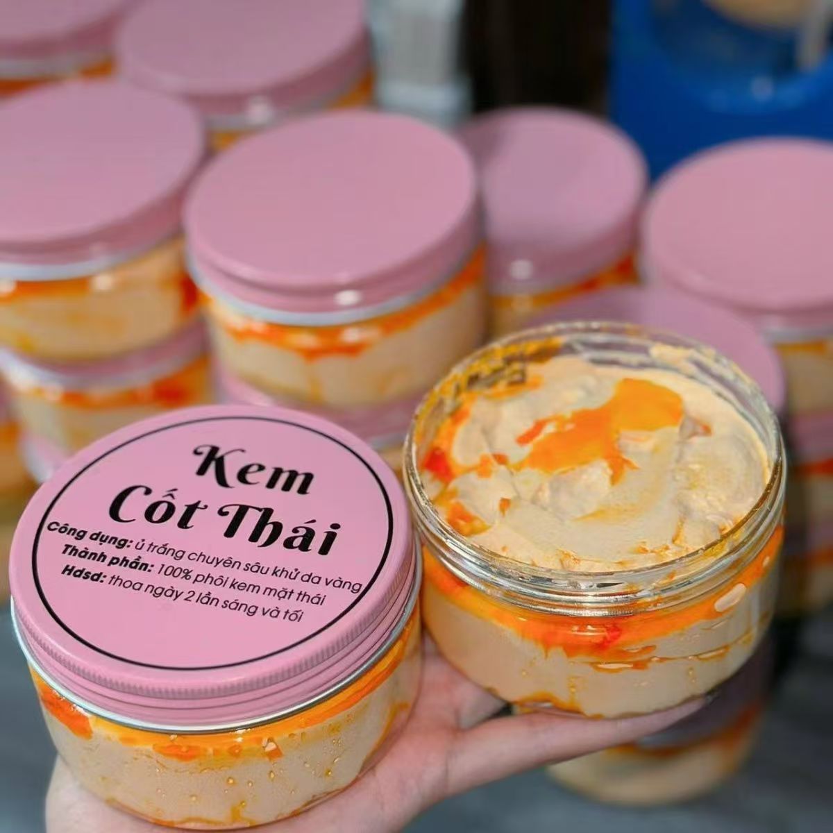 ケム ボディ Cốt Thái Rỉ Dầu Vàng Nắp Hồng 200gram Trắng Mịn da、chống lão hóa、dưỡng ẩm da