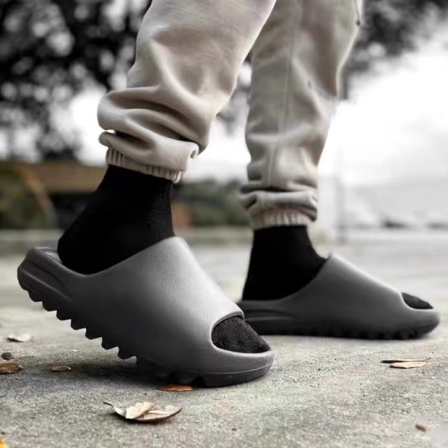 Zapatillas de moda para mujer, zapatillas planas ligeras de EVA para el baño, cómodas zapatillas de masaje para parejas, tobogán de interior, zapatos de ducha