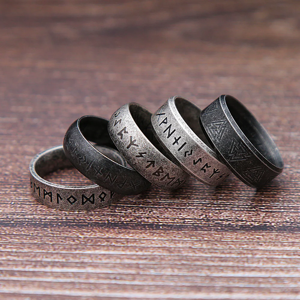 Anillo de runas vikingas Retro a la moda para hombres y mujeres, anillos con letras Odin de acero inoxidable 316L, amuleto Simple para parejas, regalos de joyería al por mayor