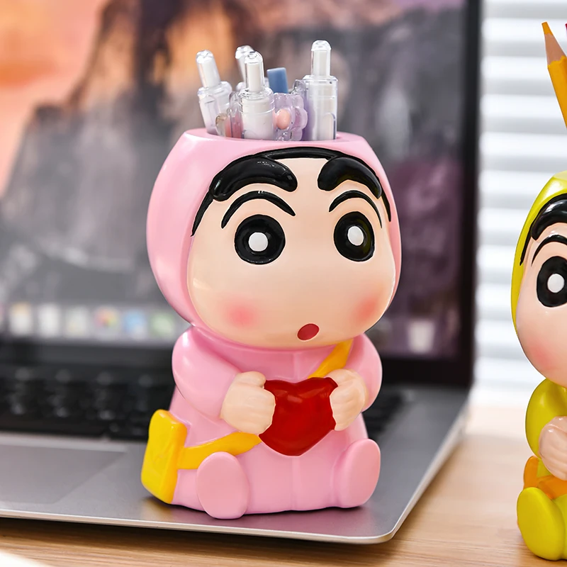 Miniso น่ารัก Bixin Crayon Shin Chan ผู้ถือปากกา Series โต๊ะทํางานผู้ถือปากกาเครื่องประดับสร้างสรรค์ของขวัญที่ระลึก