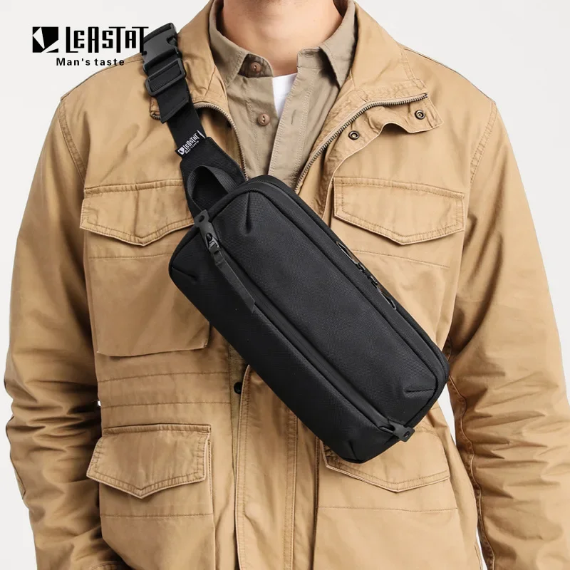 LEASTAT Bolsa de cintura masculina à prova d'água, pochete, bolsa de peito para esportes ao ar livre, bolsa de cinto crossbody de viagem casual masculina, alta qualidade