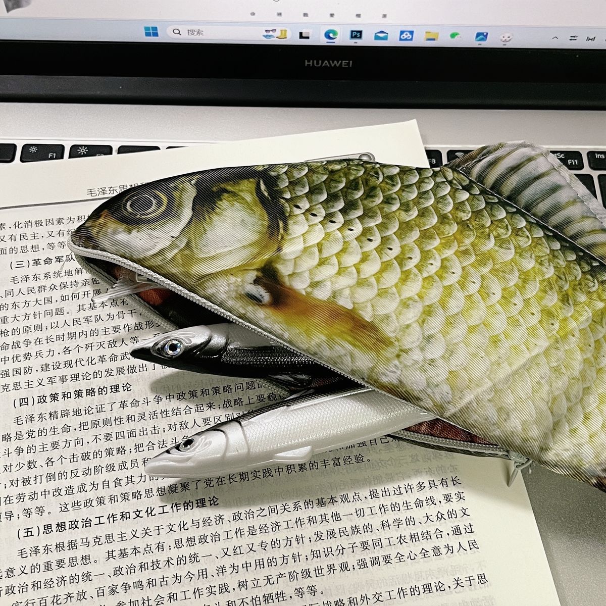 Kreative Simulierte Gesalzenen Fisch Bleistift Fall Große Kapazität Bleistifte Tasche Tasche Lustige Schule Bleistift Fällen Schreibwaren Neue