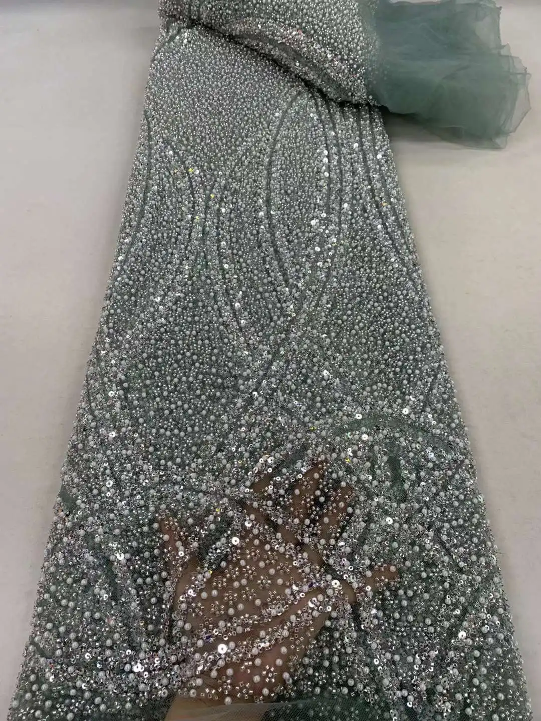 หรูหราแอฟริกันSequinsผ้าลูกไม้คุณภาพสูง 5 หลาเย็บปักถักร้อยภาษาฝรั่งเศสคําไนจีเรียผ้าลูกไม้Tulleผ้าสําหรับงานแต่งงานเย็บ