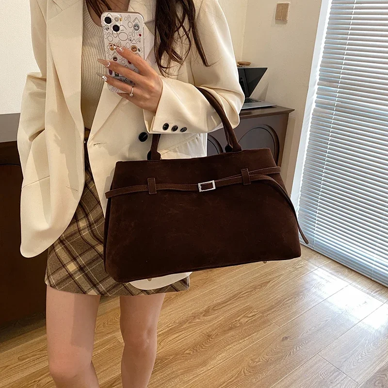 PU Buckle Versatile Large Capacity Belt Decorative Tote Bag New Matte Retro Niche Design Handbag Commuting Leisure Womens Bag