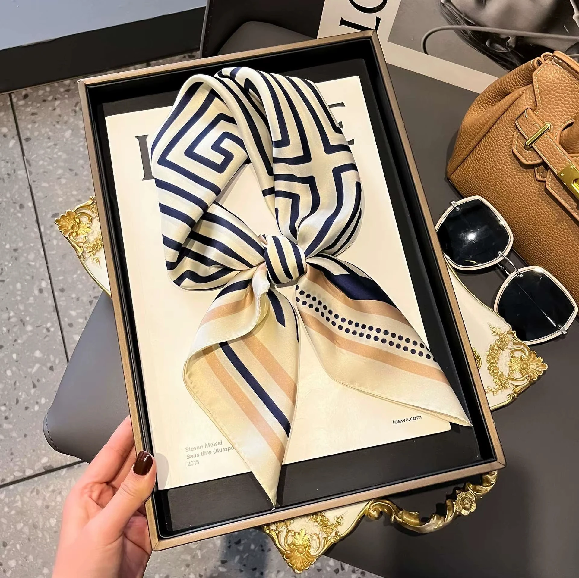 Moda wzór w cętki jedwabne opaski do włosów szalik kobiety 2024 nowa elegancka chustka na szyję chustka opaski na głowę Foulard kobiece szaliki