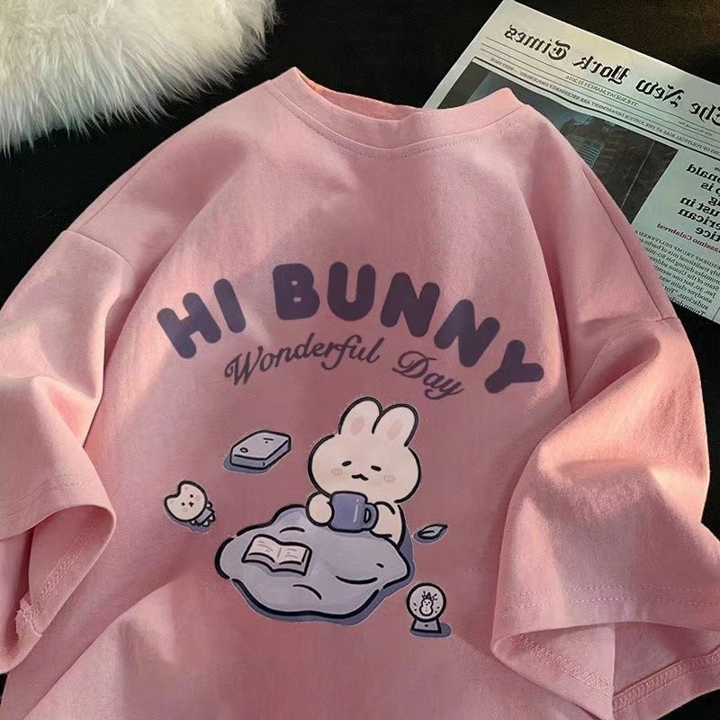 アメリカンレトロオーバーサイズ半袖Tシャツ女性用と日本のカレッジスタイル2024新入生爆発ストリートトップ