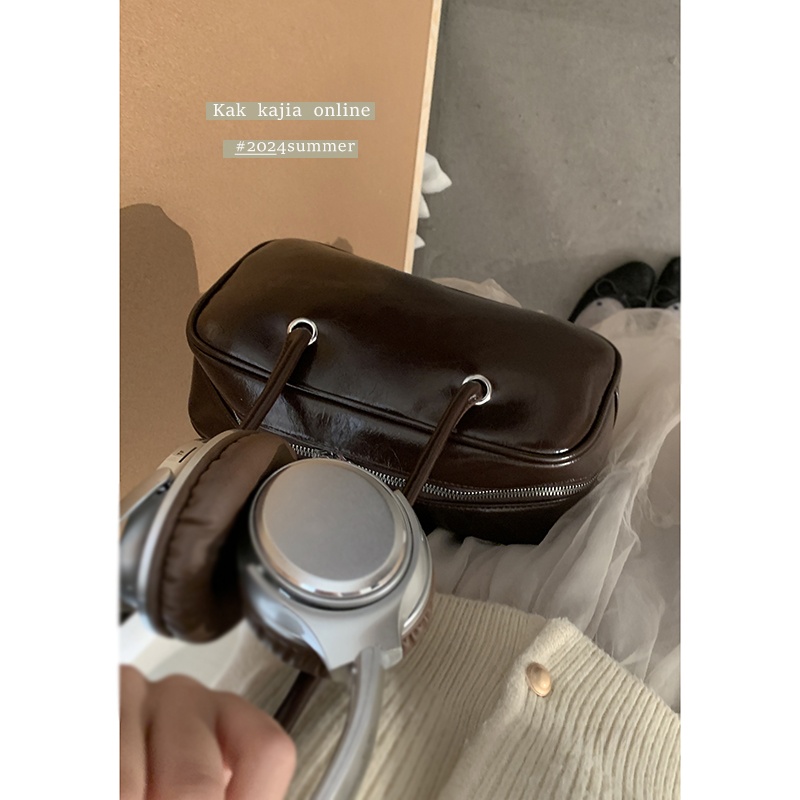 トレンディなレトロボウリングバッグ女性の大容量ハンドバッグシングルショルダーブリーフケース脇の下バッグソフト PU レザーピュアカラー