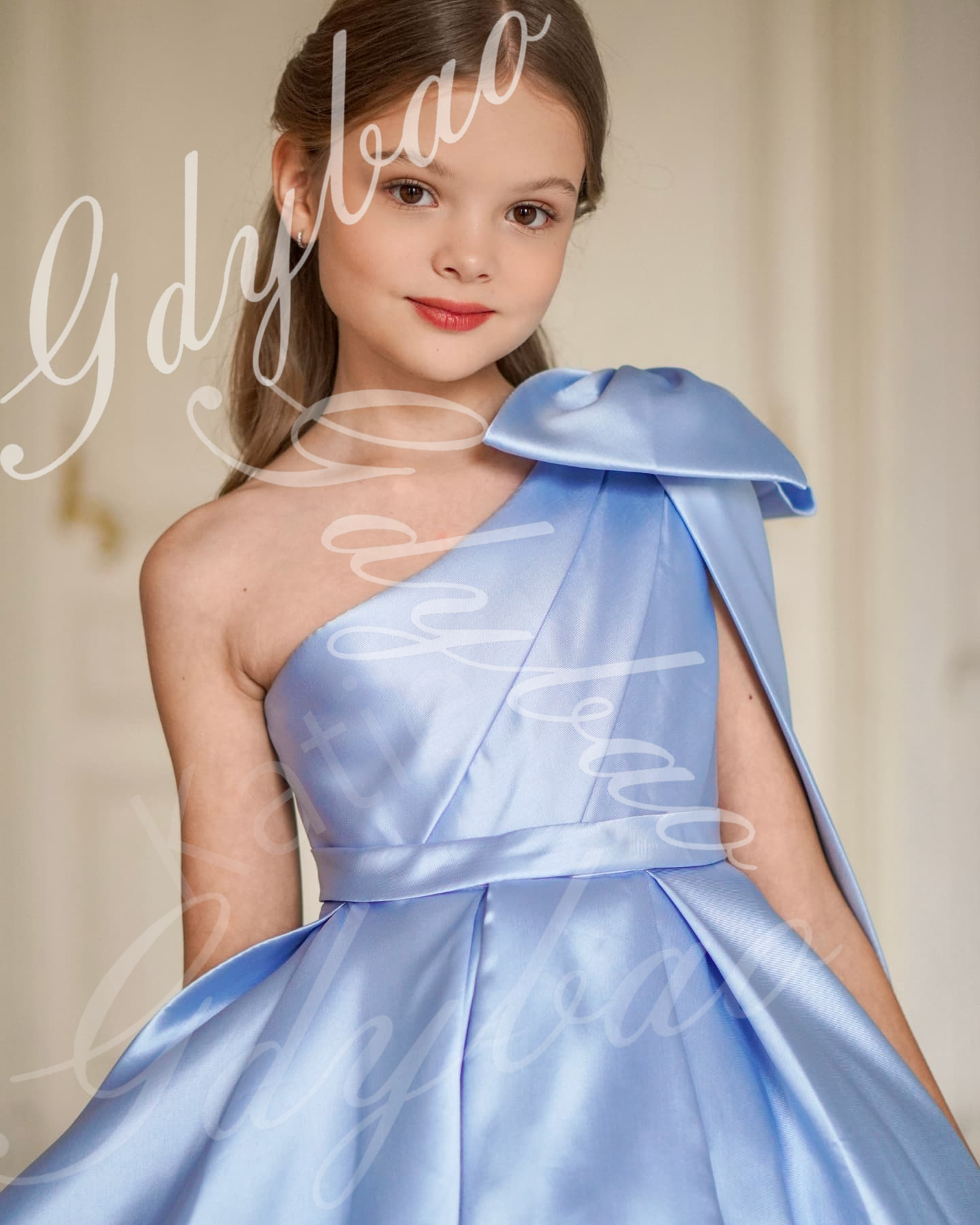 Himmelblaues Satin-Blumenmädchenkleid für die Hochzeit, eine Schulter mit Schleife, Prinzessin, Kindergeburtstag, Party, Erstkommunion, Ballkleider