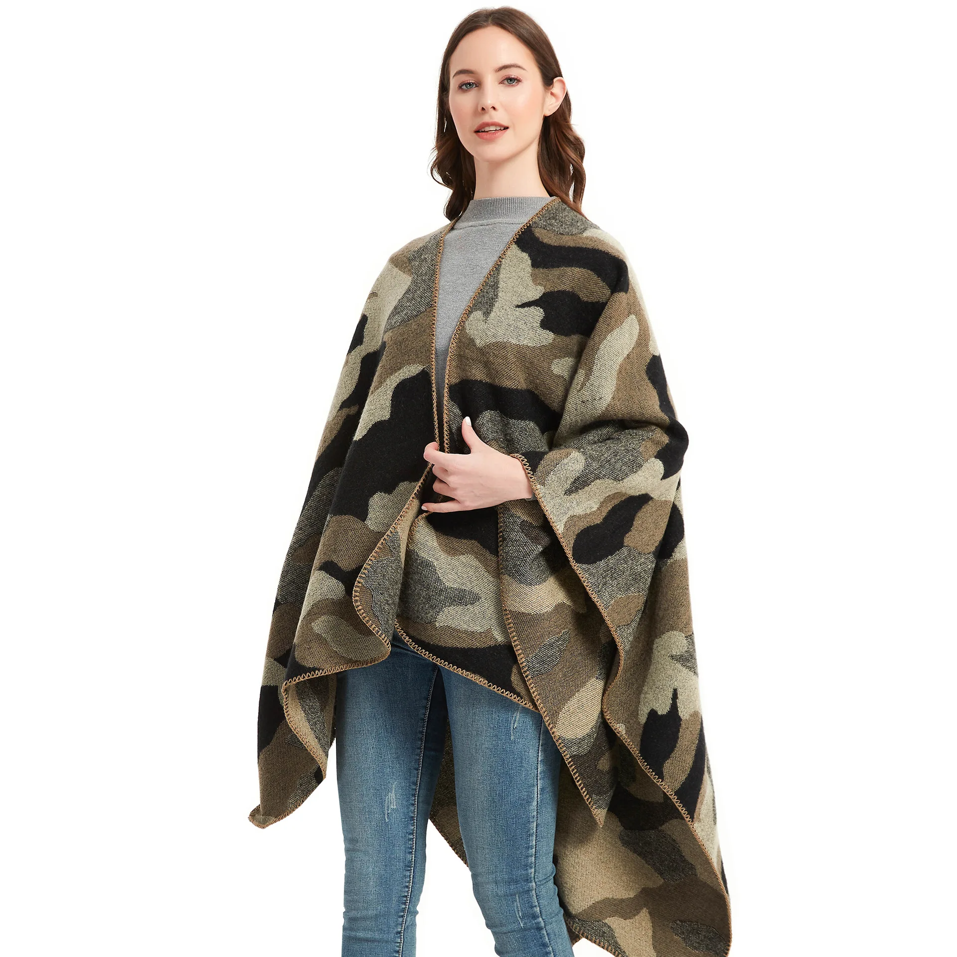 Acórios de Moda Fena 2025: X Decorativo de Fibra de Poliéster com Estampa Camuflada, Acolchoado, com Detalhe de Jac...