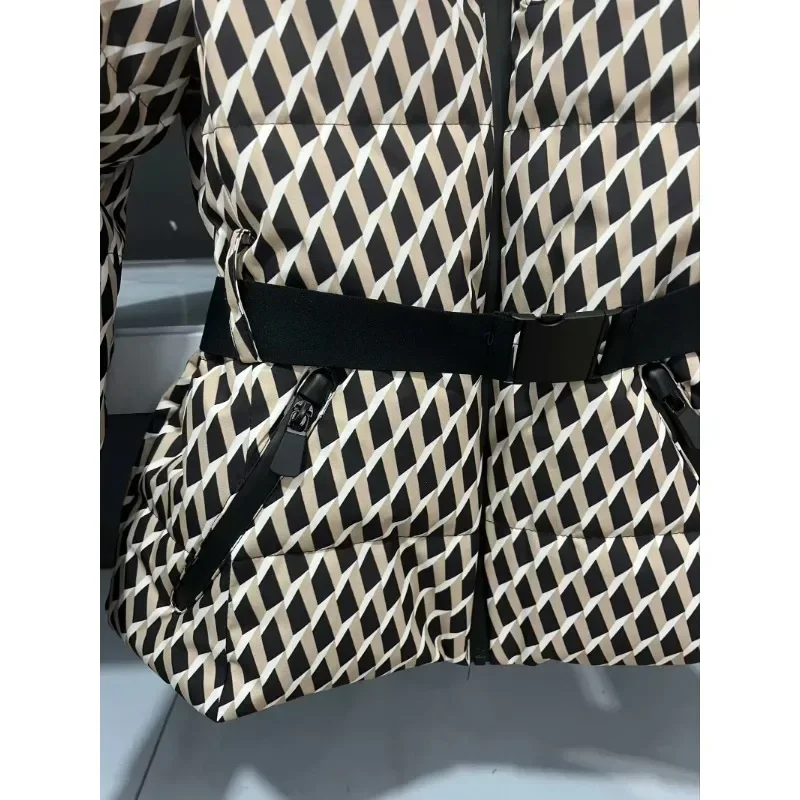 Chaqueta de algodón con capucha y cinturón para mujer, chaqueta cálida a prueba de viento, más cómoda de llevar, a la moda, novedad de 2025