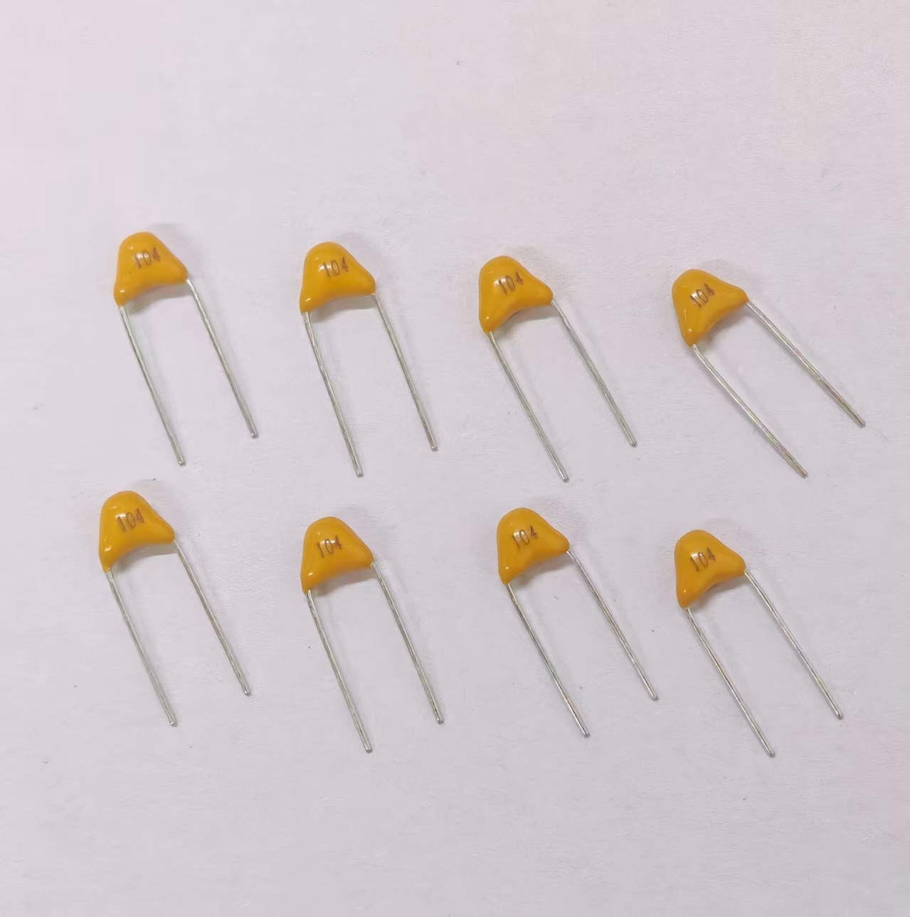 100 uds/200 Uds 50V condensador cerámico monolítico 10PF ~ 10UF 22PF 47NF 220NF 1NF 4,7 UF 1UF 100NF 330NF 0,1 UF 102 104 105 P = 5,08mm