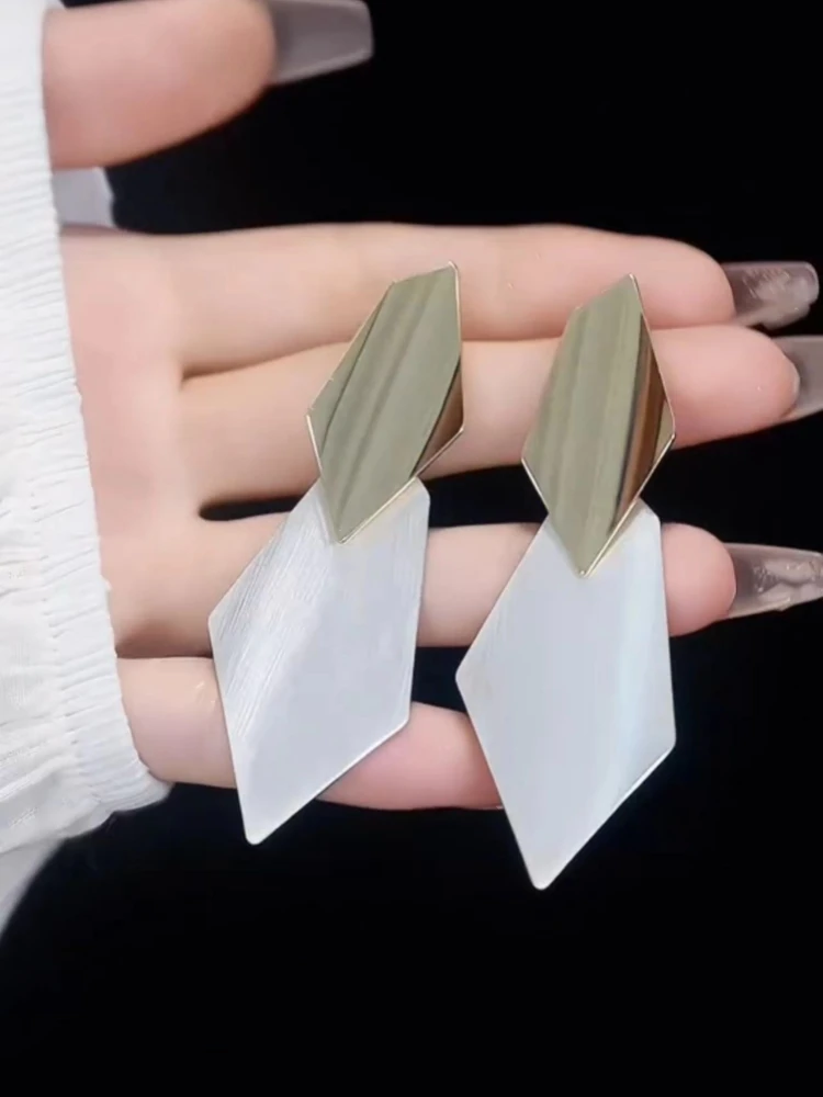 Brincos de declaração geométrica da moda fena estilo de metal irregular e acórios de joias fenas atraentes