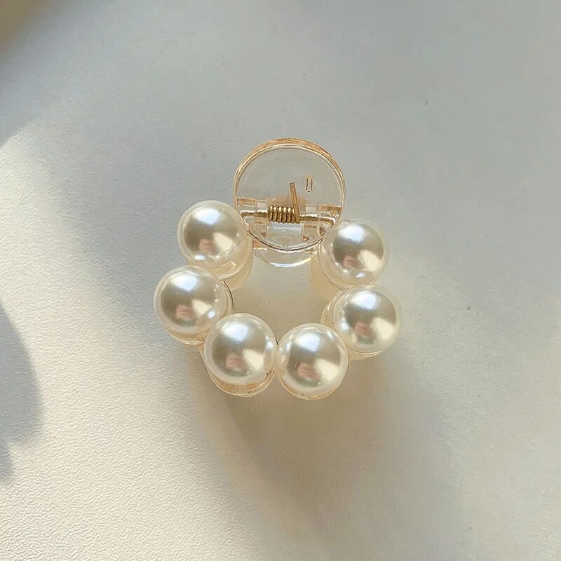 Runde Perle Haars pangen für Frauen Mädchen Haar klaue schicke Haars pangen weiße Klaue Krabben Haarnadeln Styling Mode Haarschmuck