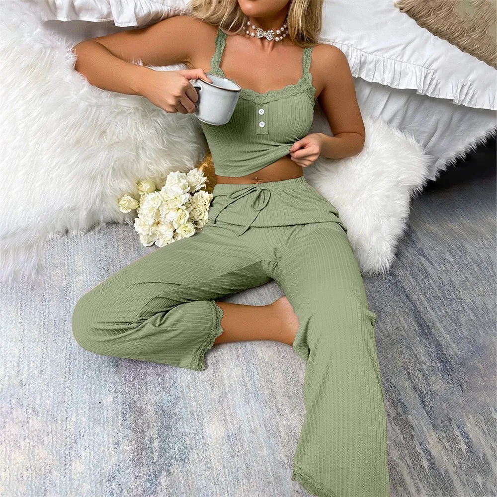 Novo conjunto de pijama de duas peças feminino com borda de renda de cor sólida sexy fino ajuste suspender e calças conjunto de pijama macio e confortável