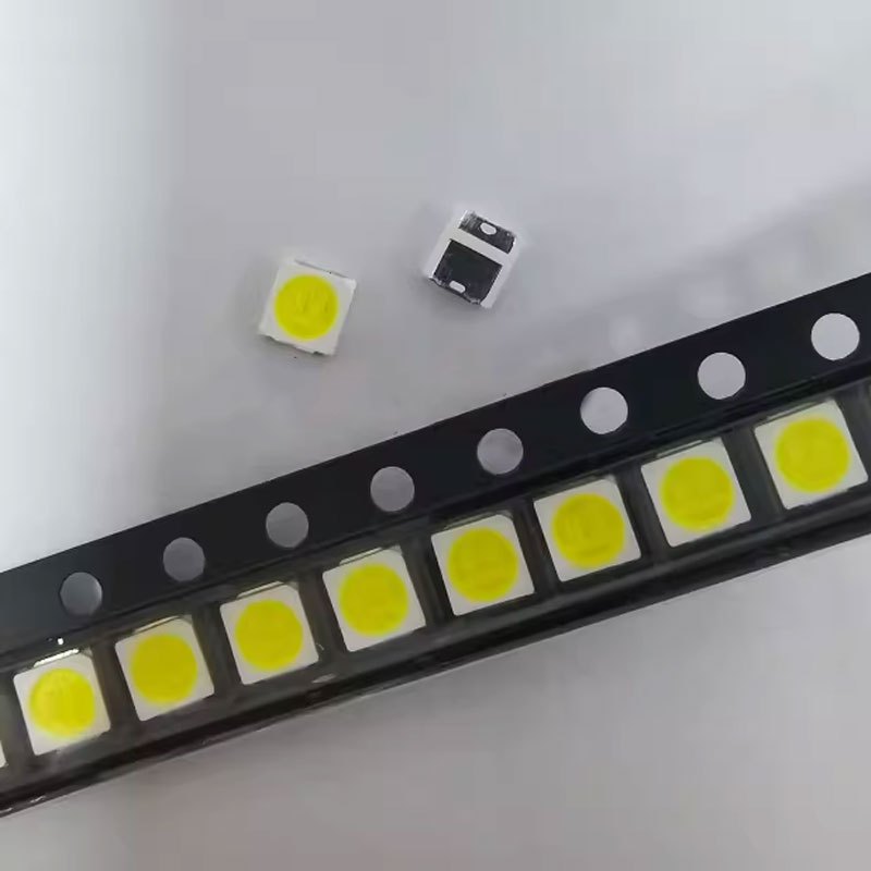 100pcs 3030 SMD LED Cool White Natural White Warm White 1W 3V 6V 9V 3.0 * 3.0mm Luminous Lamp Beads 3000K 4000K-500K 6000K-6500K