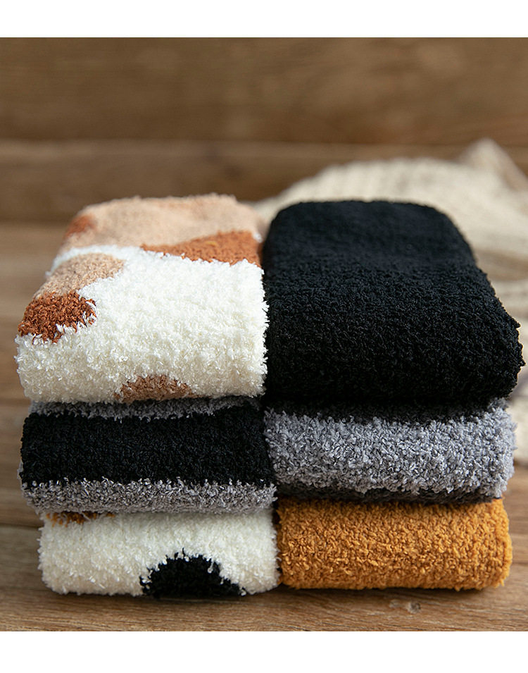 Calcetines de terciopelo Coral para otoño e invierno, bonitos calcetines con garra de gato para mujeres, niños y niñas, calcetines gruesos de tubo medio para dormir, calcetines para el suelo del hogar