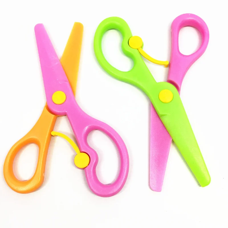 Mini tijeras de plástico de cabeza redonda de seguridad para niños y estudiantes, suministros de Minions de corte de papel para escuela de guardería, 137cm