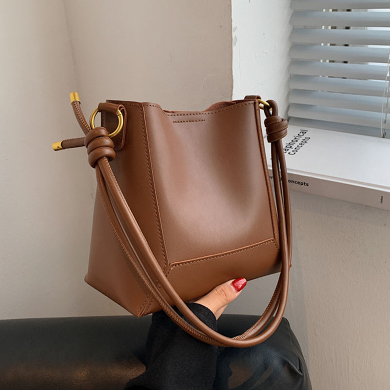 Simples um ombro Crossbody Bag, grande capacidade Bucket Bag, textura retro, nova moda, 2024