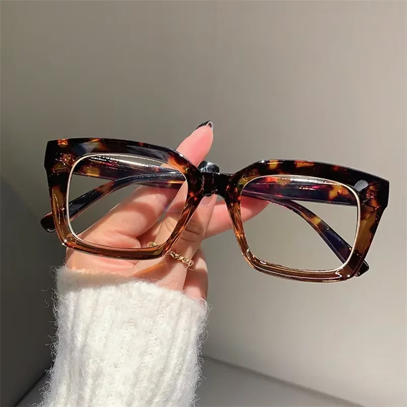 Gafas cuadradas de moda para mujer, gafas clásicas con bloqueo de luz azul para hombre, gafas de diseñador de marca con estilo para la vida diaria