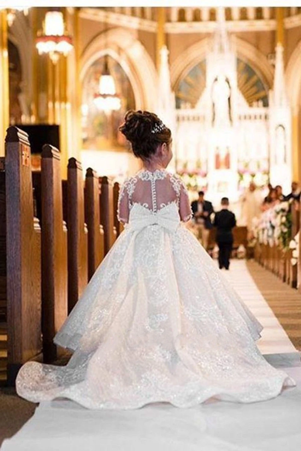 Vintage Lace Flower Girl Dresses With Train Long Sleeve Appliques Princess First Communion Dresses Pageant Ball Gowns For Kids