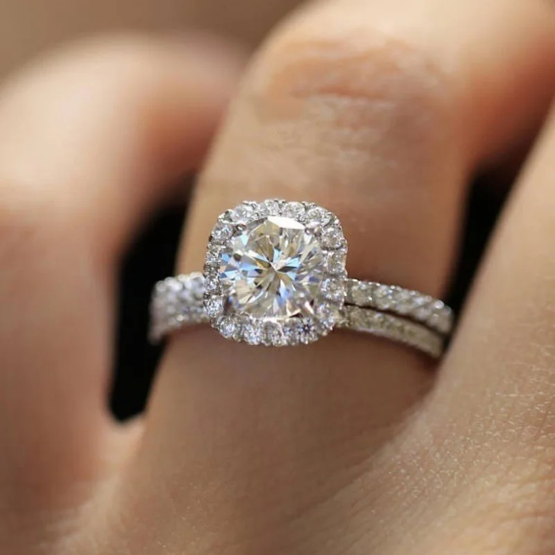 Anelli CZ rotondi/quadrati semplici ed eleganti di vendita calda per le donne Anello femminile di moda per feste di fidanzamento color argento