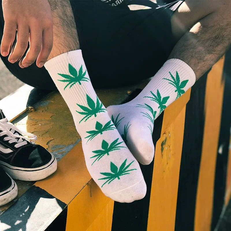 Hombre moda cómodos calcetines de algodón de alta calidad hoja de arce casual párrafo largo cáñamo hierba barco calcetines primavera y otoño