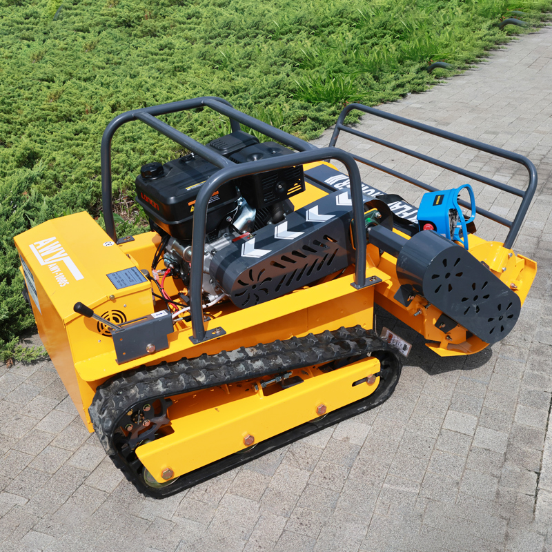 Maßgeschneiderte ferngesteuerte Mulcher- und Dreschflegelmäher-Kombination – Raupen-Design für steile Schräge und dichte Vegetation