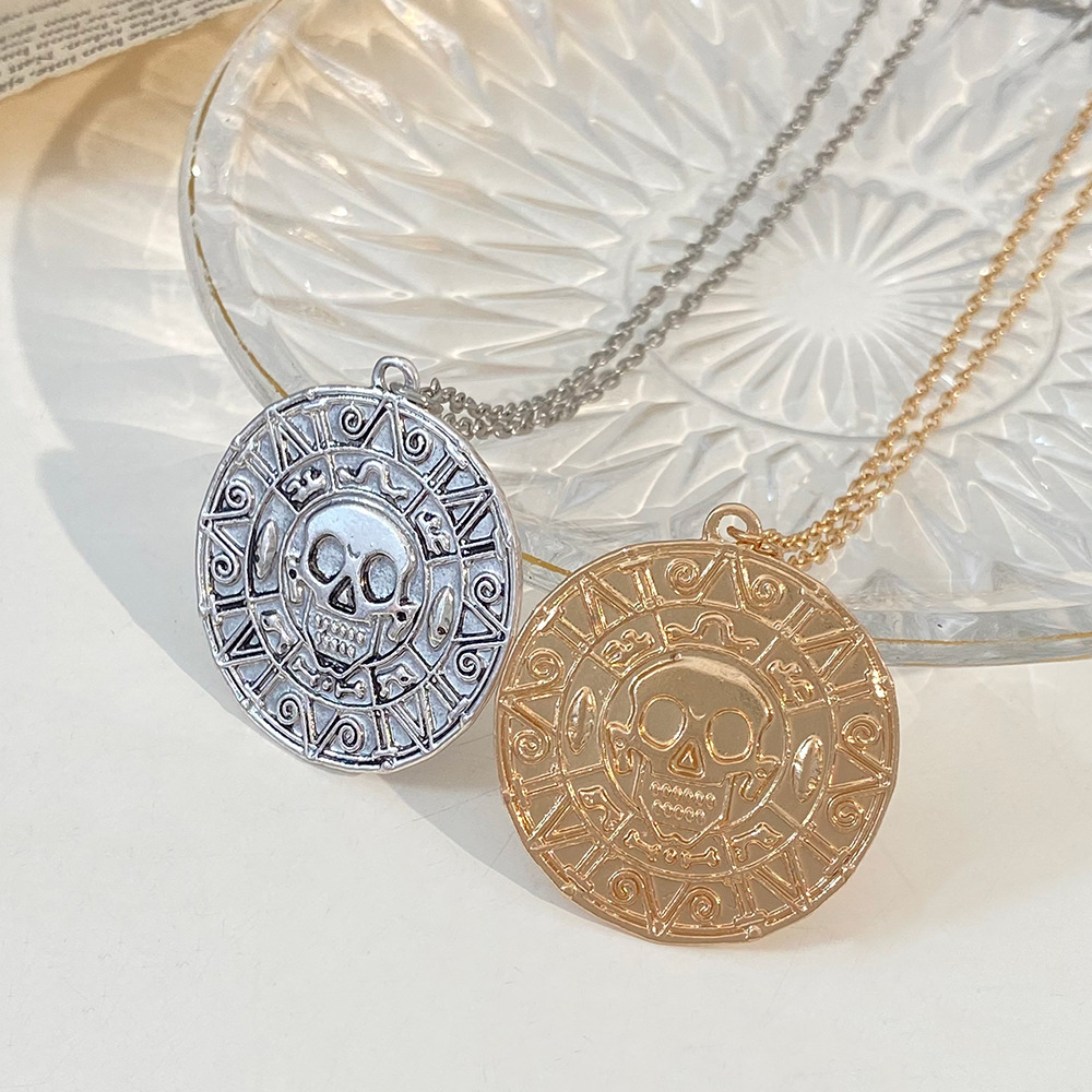Collana con moneta d'oro azteca da uomo retrò in bronzo creativo, regalo, teschio azteco, collana pirata dei Caraibi, ciondolo per festa cosplay con teschio