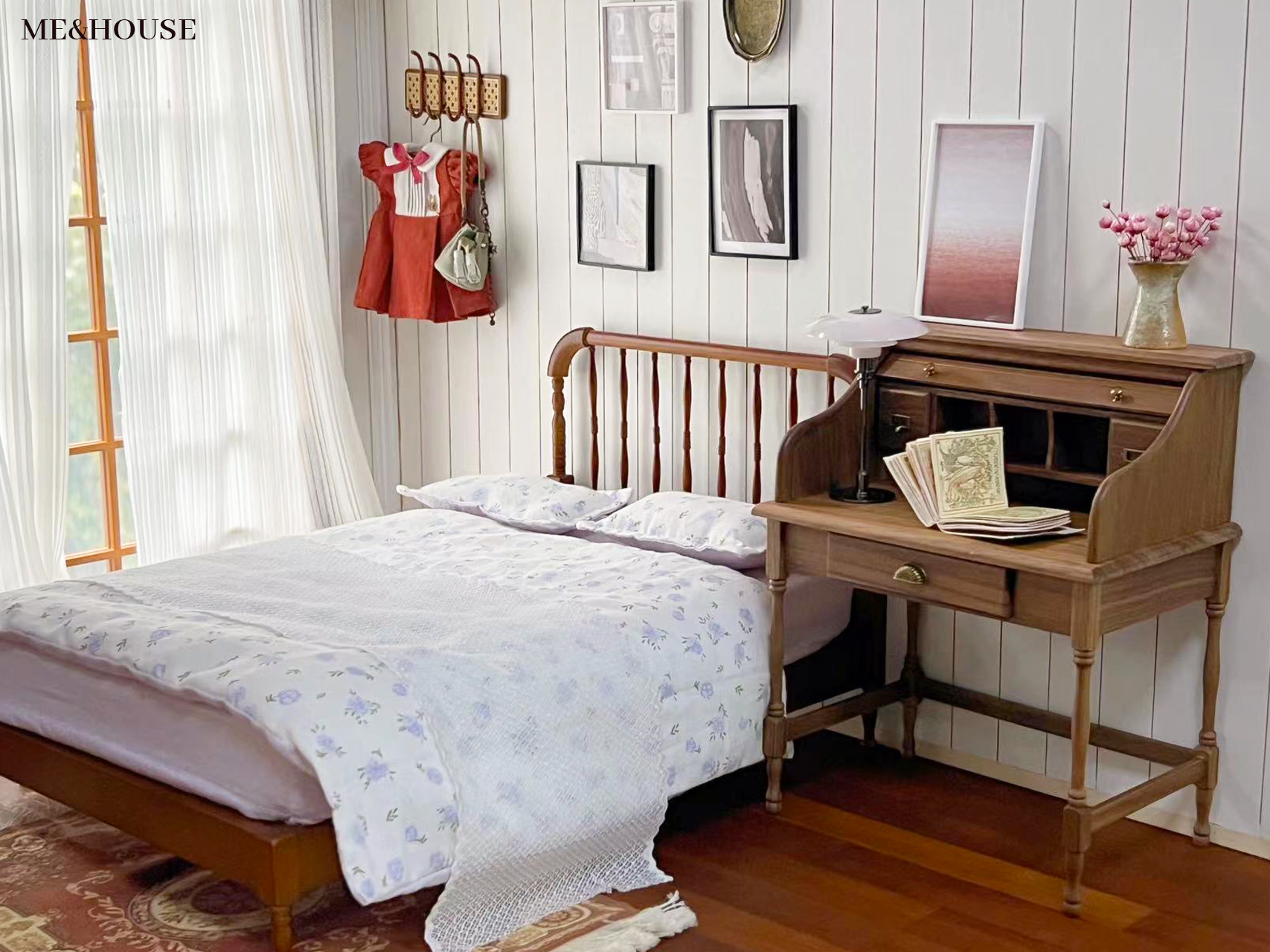 1/6  Dollhouse study Room Accessories  Mini Furniture Retro shutter desk