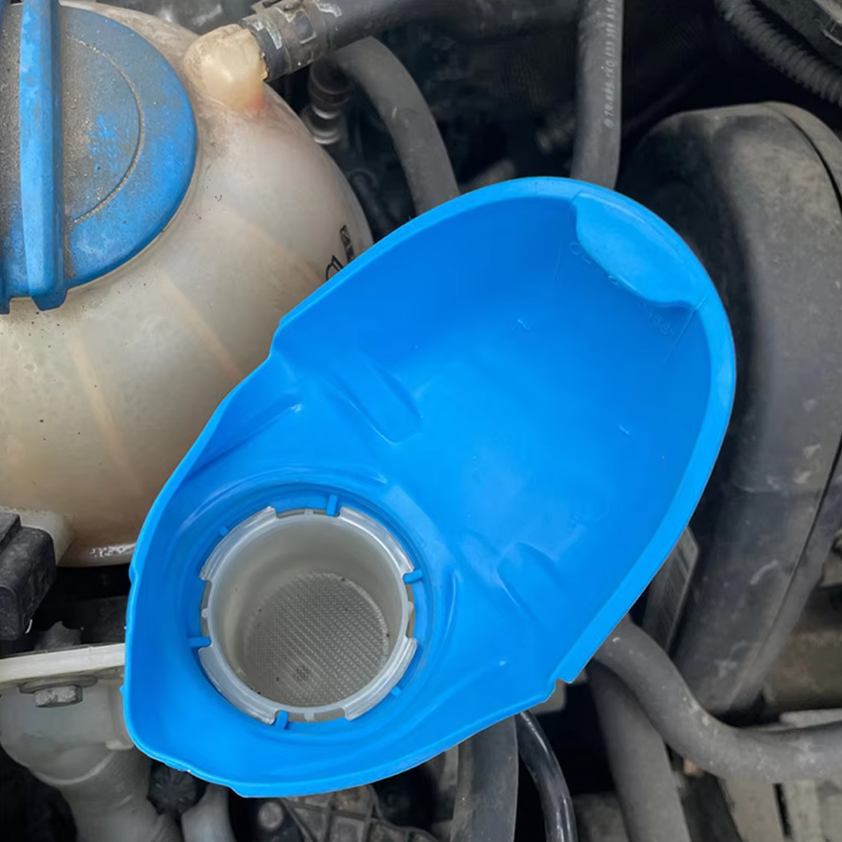 Tampa da garrafa do tanque do reservatório de fluido da arruela do limpador de para-brisa 6V0955485 1 peça para VW SKODA 00009670