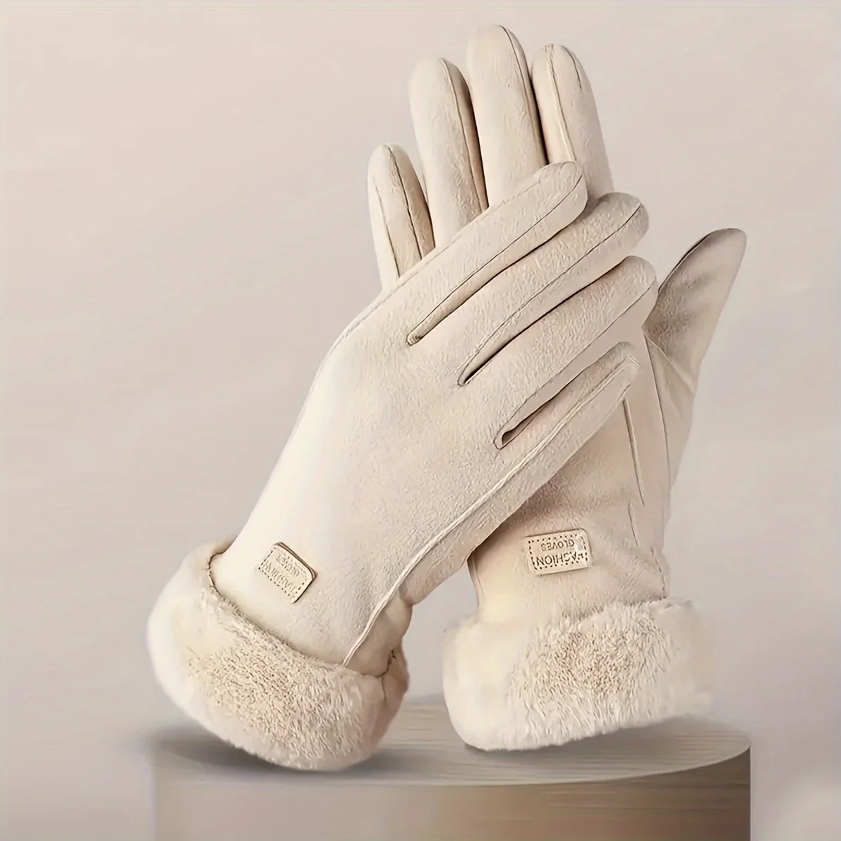 Bequeme beige Touchscreen-Handschuhe mit Plüschfutter – bietet dicken und warmen Winterschutz für die Freizeit im Freien
