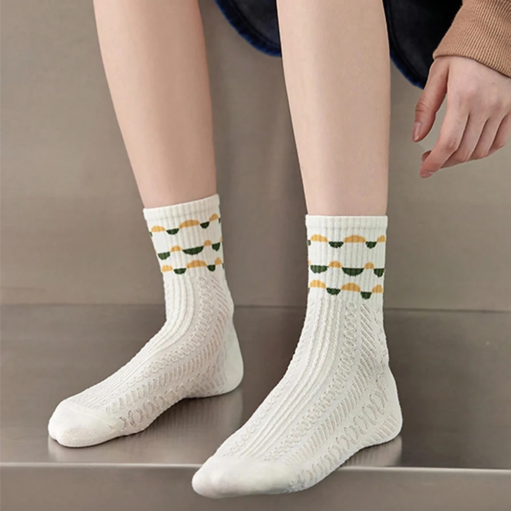 10 pares de calcetines de dibujos animados para mujer, calcetines estampados creativos a la moda, calcetines suaves, cómodos, ligeros, de longitud media con fondo verde