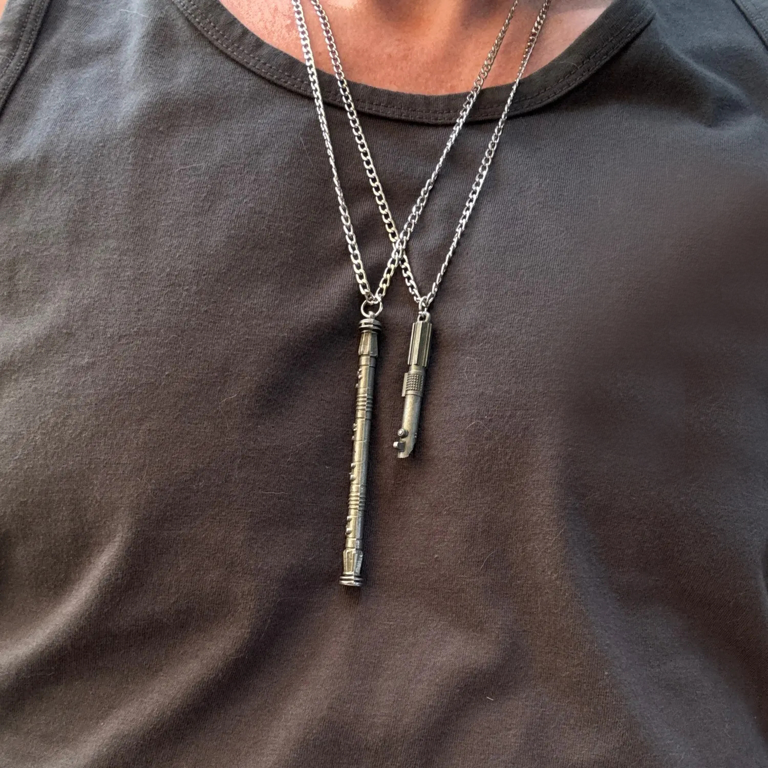 Txqsaber mini sabre brinquedo enforcamentos chaveiro colar material de metal txqb marca lembrança oficial crianças presente