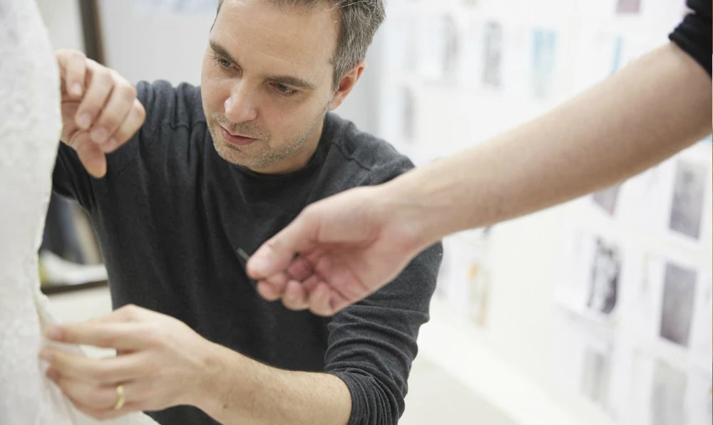 Customized Exquisite Modest A Line Women's Wedding Dresses Fashionable Appliques Bride Gowns Spaghetti Straps Princess