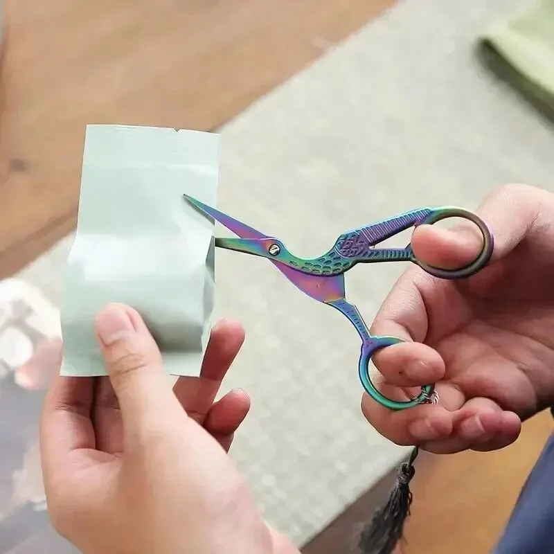 กรรไกรเย็บปักถักร้อย Rainbow Stork กรรไกรสแตนเลสขนาดเล็กหัตถกรรมกรรไกร Dressmaker กรรไกรสําหรับเย็บปักถักร้อย