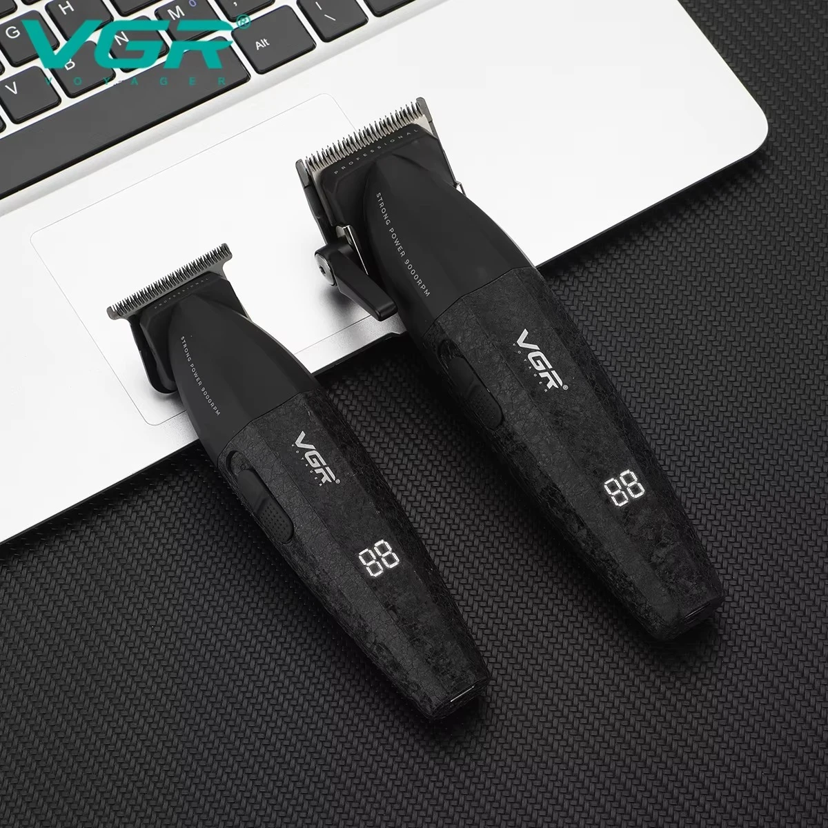 VGR Trymer do włosów Profesjonalny Maszynka do strzyżenia Regulowany Maszynka do strzyżenia włosów Elektryczny Maszynka do strzyżenia 9000 obr./min Bezprzewodowy Trymer do włosów dla mężczyzn V-640
