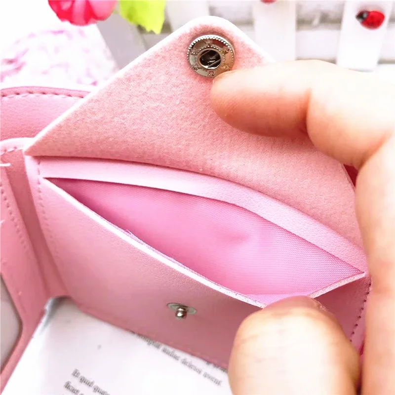 Cartera pequeña de Hello Kitty para mujer, bolso rosa, monedero Kawaii con botones, monedero plegable, Kuromi Cinnamoroll