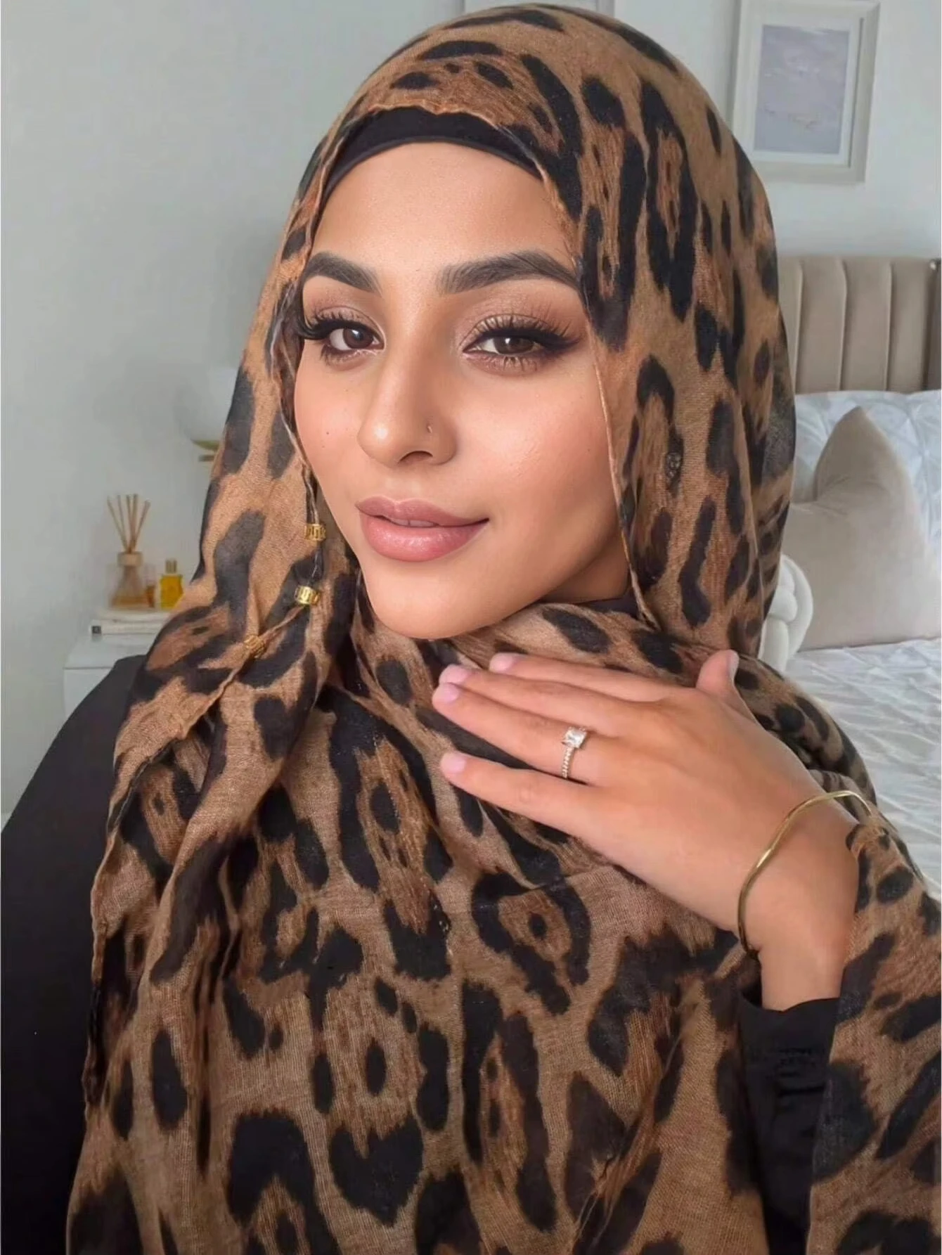 2024 Boho 1szt Leopard Print Miękki, lekki szalik damski Odpowiedni muzułmański hidżab do codziennych dojazdów i noszenia na zewnątrz
