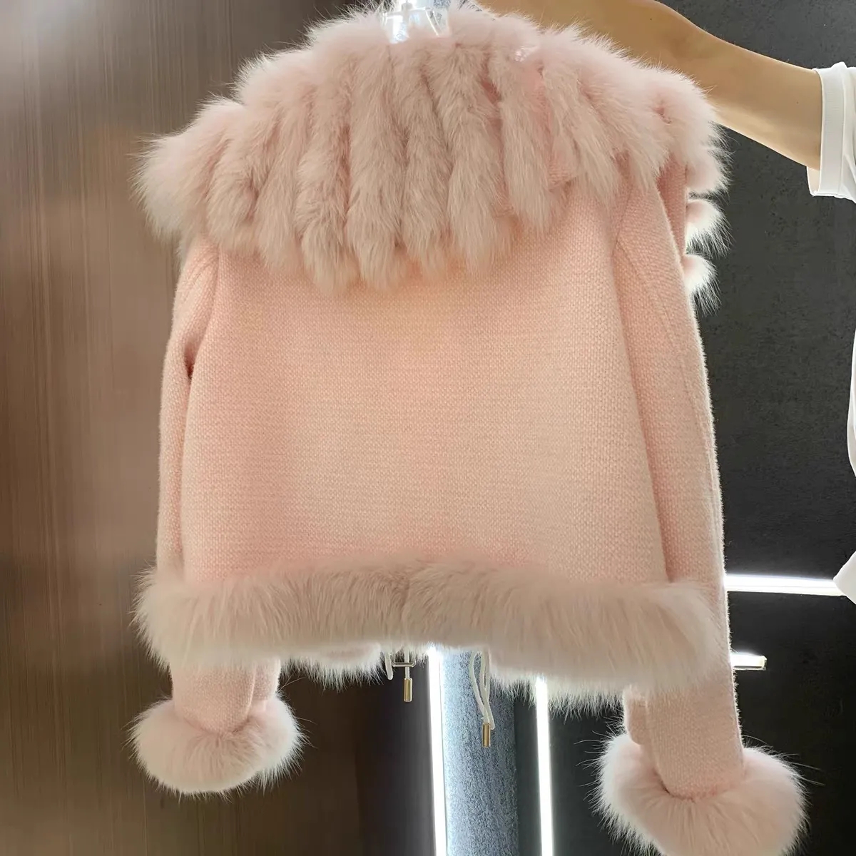    อารมณ์ที่สวยงามเป็นมิตรกับสิ่งแวดล้อมเสื้อขนสัตว์สําหรับผู้หญิง,2024 ฤดูใบไม้ร่วงฤดูหนาว High-End Office ผู้หญิงเสื้อขนสัตว์