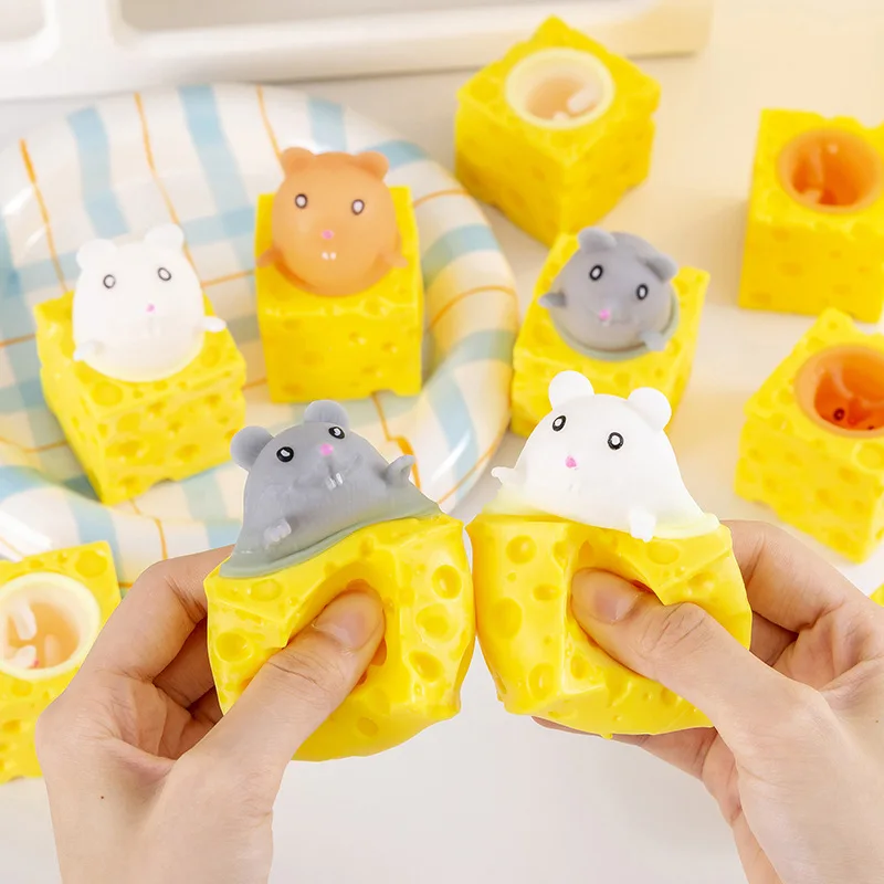 NEW KIDS Squeezing Squirrel Cup Brinquedos Decompression Fidget Antistress Sensorial Stress Reliefing Presente Para Crianças Adultos