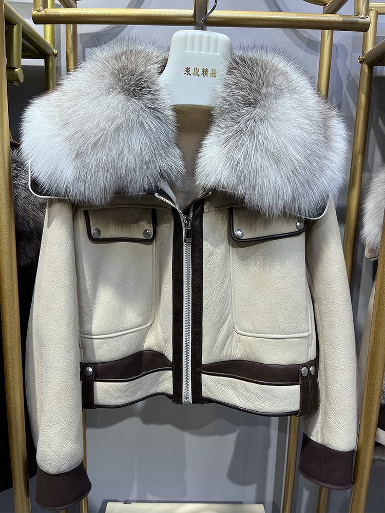 女性用本革ジャケット,天然メリノシープファーコート,本物のキツネの毛皮の襟,厚くて豪華な,暖かい冬,2024