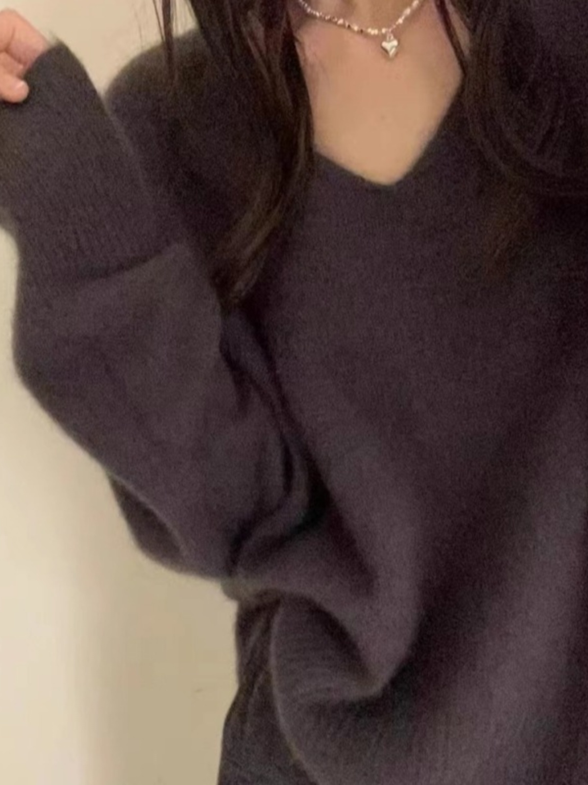 Suéter de Tricô Retro Vermelho com Decote em V e Pelo de Urso para Mulheres, Estilo Solto e Confortável para Primavera e Outo...