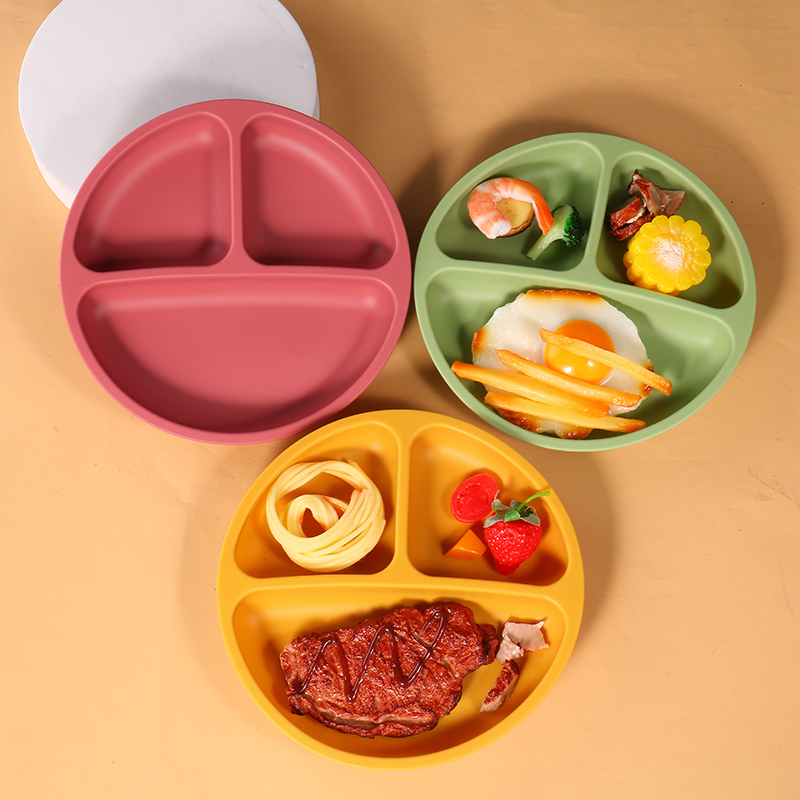 Ensemble d'alimentation en Silicone, 3 assiettes à ventouse ours de dessin animé avec cuillères et fourchettes, adaptées aux vaisselle sans BPA pour enfants de moins de 6 ans