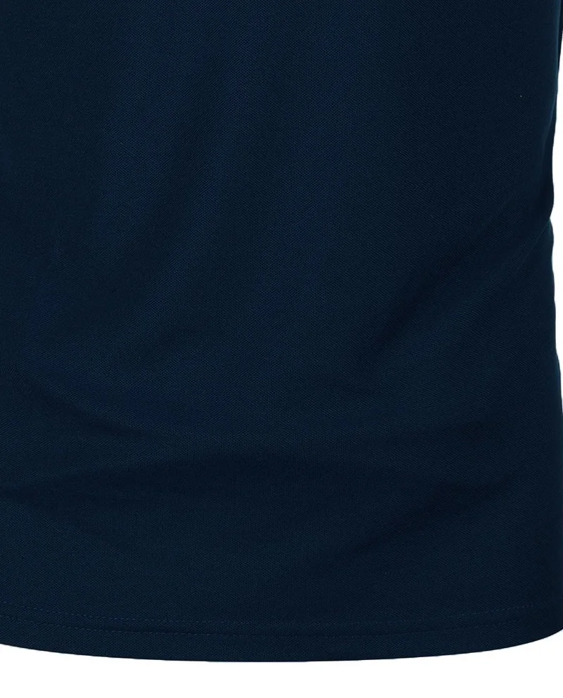 Moda da uomo abbinata ai colori a maniche corte con risvolto da uomo a maniche corte