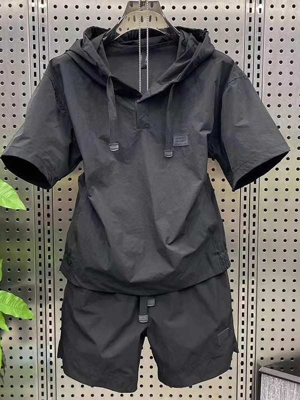 Conjunto Casual de Verão Leve e Respirável em Cor Sólida, Conjunto de Duas Peças Solto e Moderno para Homens, Cseta de Man...