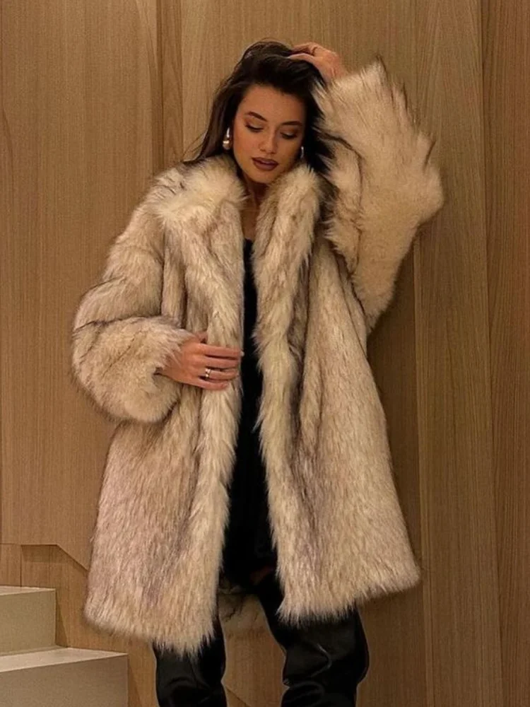 女性用フェイクファークロップドコート、シックなラペルカラー、長袖、ふわふわのぬいぐるみジャケット、厚くて暖かいアウター、エレガントで豪華、冬、2024