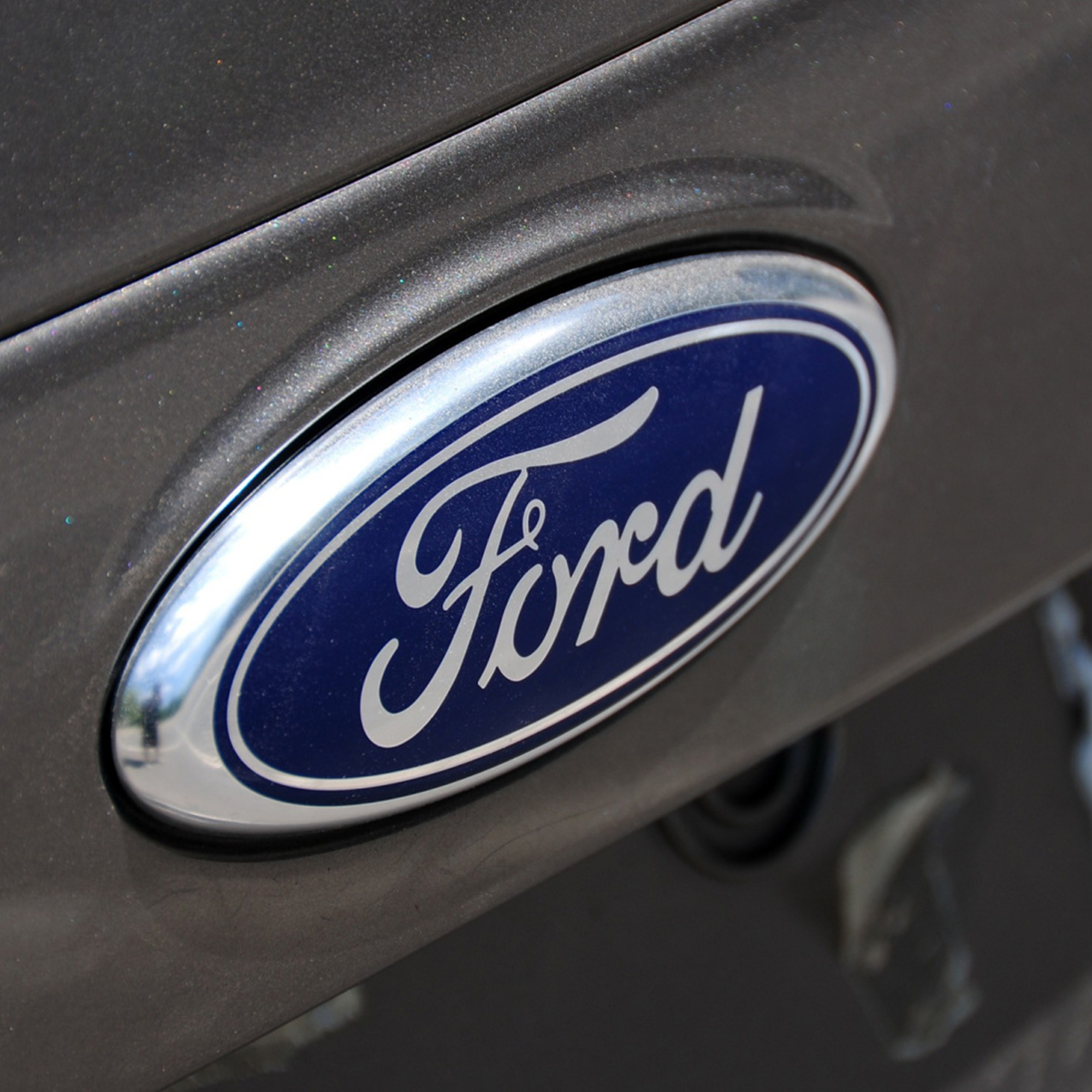 Emblema de rejilla delantera de coche, insignia con logotipo de maletero trasero, accesorios adhesivos para Ford Focus mk2 mk3 Fiesta mk7 Ranger Mondeo mk4 S-MAX Kuga